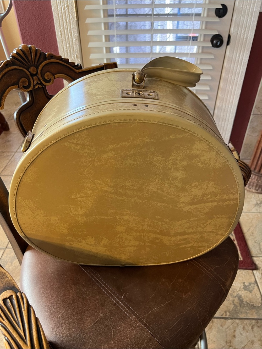 Vintage Samsonite  Gold Round Hat Box with Cream Handle
